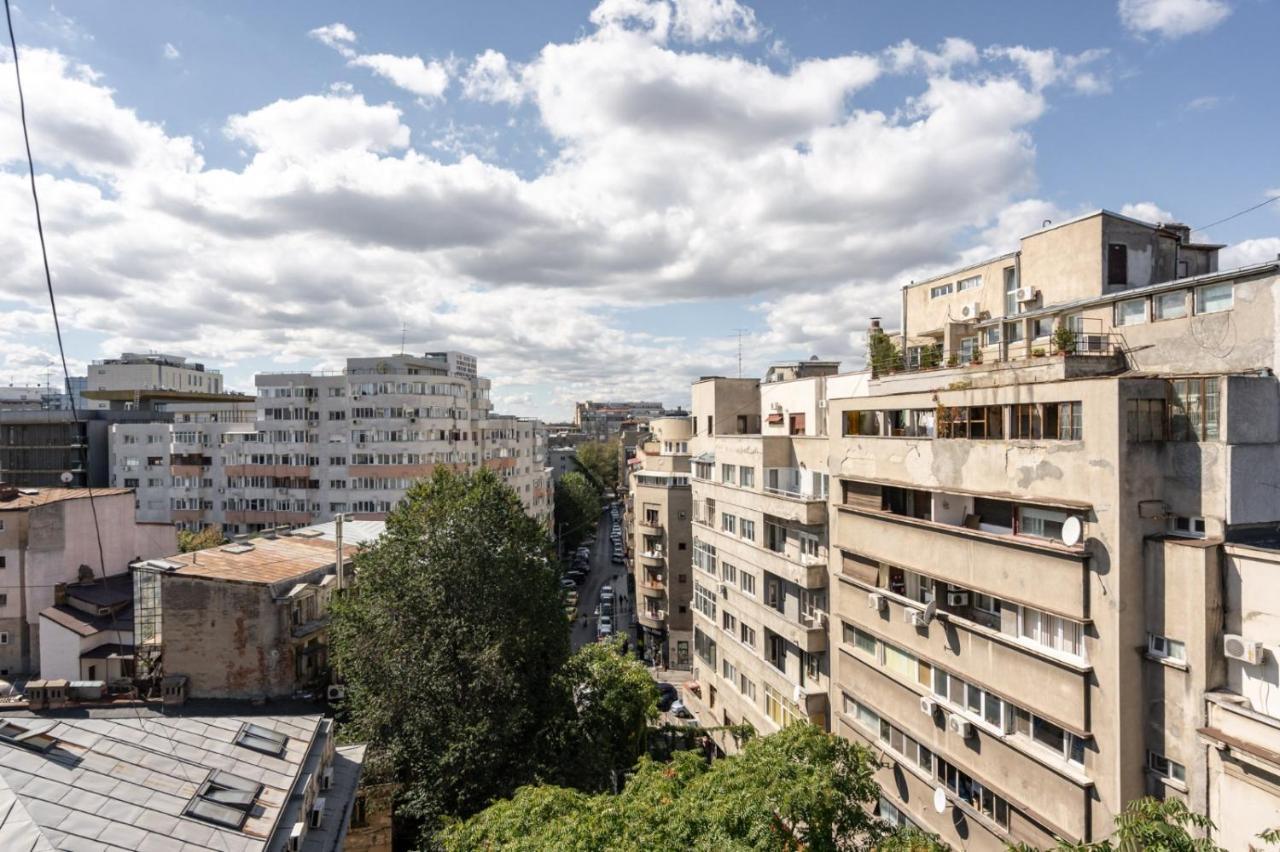 Spacious And Cozy Apartment In Central Bucarest Esterno foto