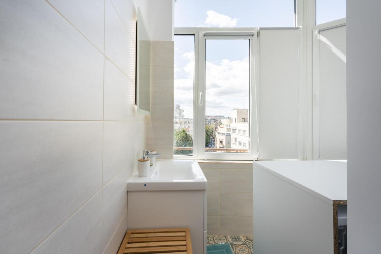 Spacious And Cozy Apartment In Central Bucarest Esterno foto
