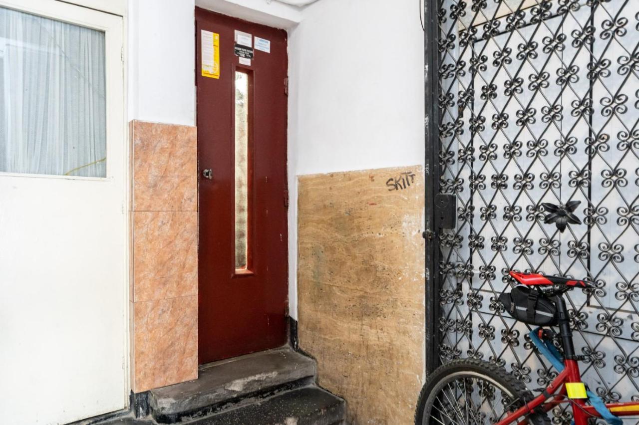 Spacious And Cozy Apartment In Central Bucarest Esterno foto